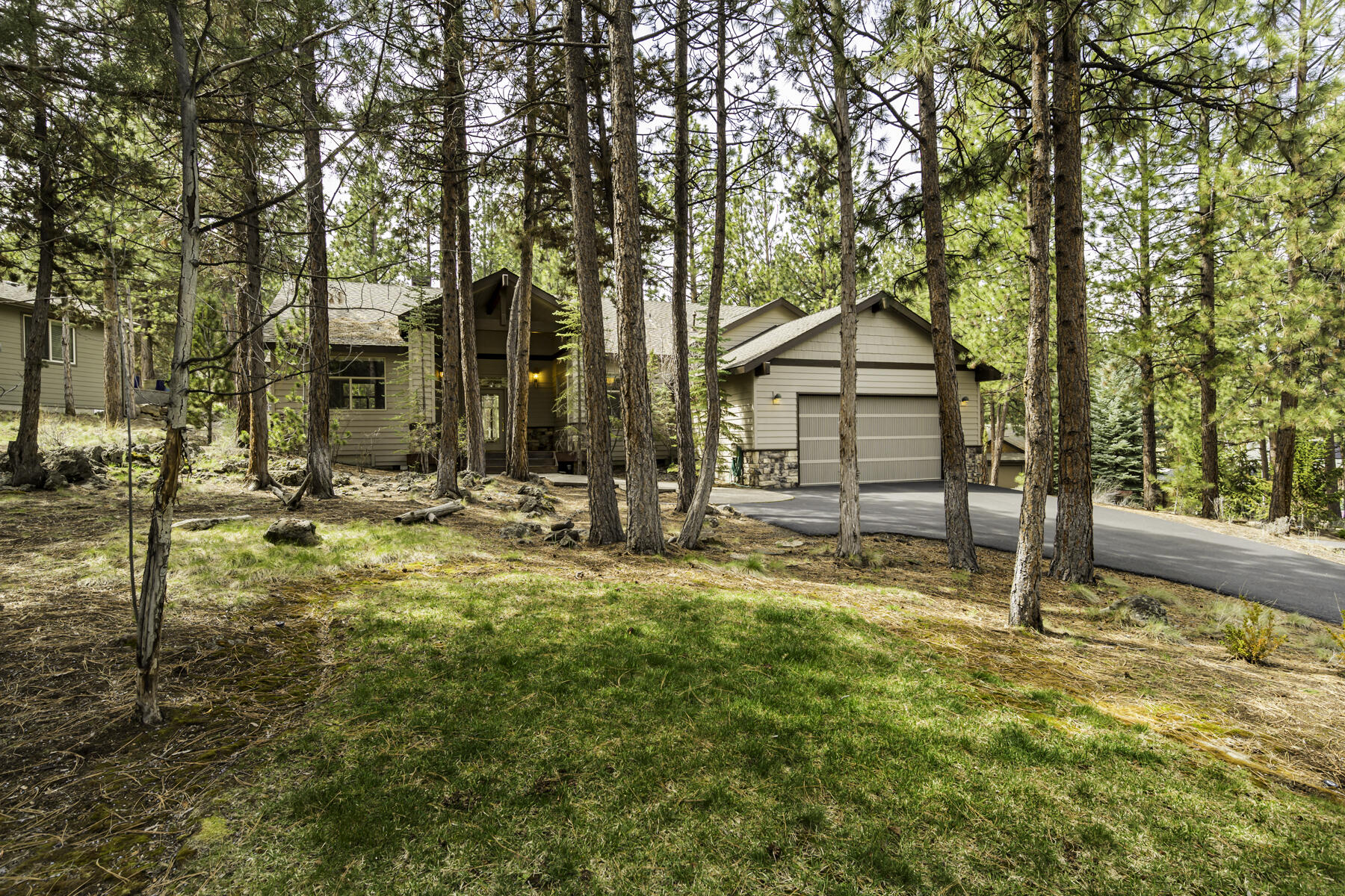 2625 NW Morris Court