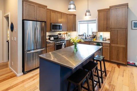 Tiny photo for 566 NE Lafayette Avenue # 1, Bend, OR 97701 (MLS # 220217424)