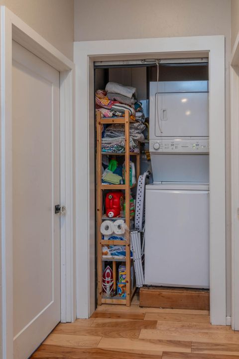 Tiny photo for 566 NE Lafayette Avenue # 1, Bend, OR 97701 (MLS # 220217424)