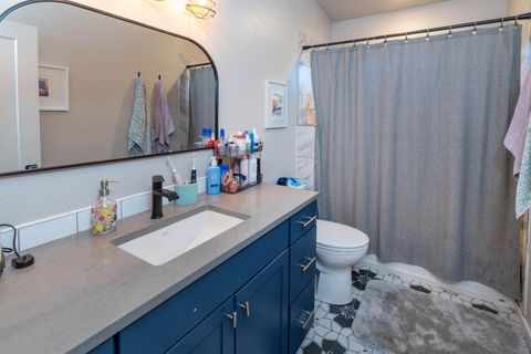 Tiny photo for 566 NE Lafayette Avenue # 1, Bend, OR 97701 (MLS # 220217424)