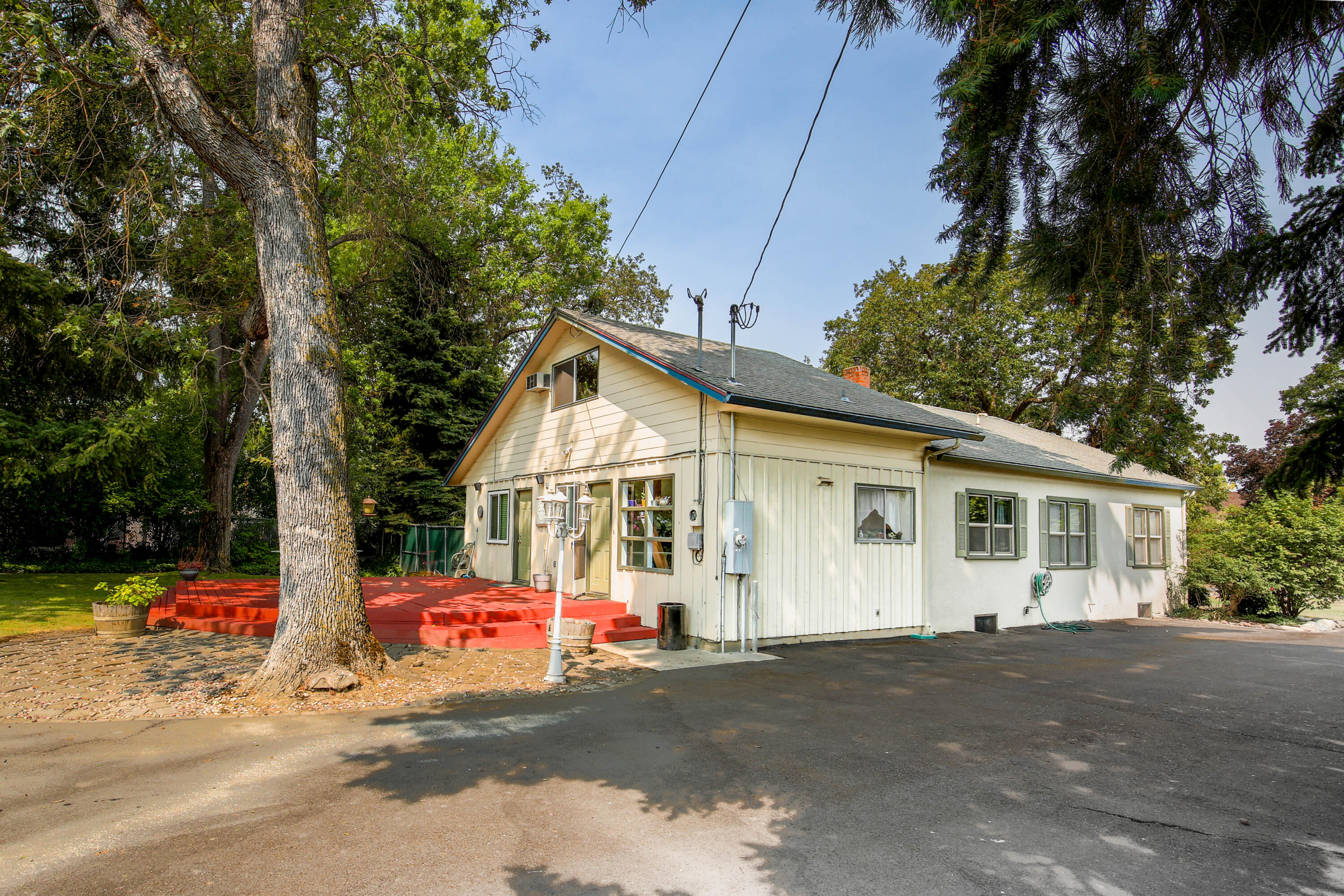 Holmes Park - Residential