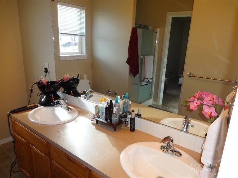 Three Sisters - Residential Income