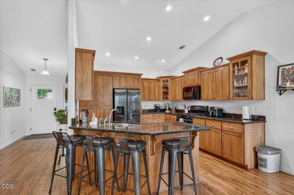 120 ANDI CT, TALENT, OR 97540 - Image 04f8d13a9bea3acc7ee5f5ecca552a4a/1892385358