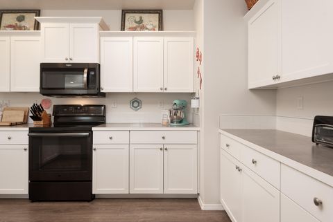 Tiny photo for 2955 NE Quiet Canyon Drive, Bend, OR 97701 (MLS # 220219243)
