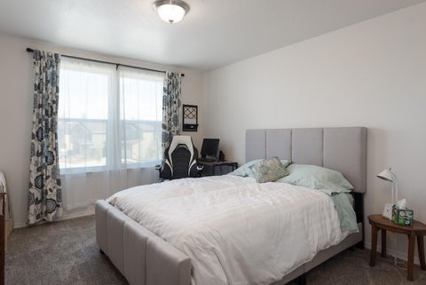 Tiny photo for 2955 NE Quiet Canyon Drive, Bend, OR 97701 (MLS # 220219243)