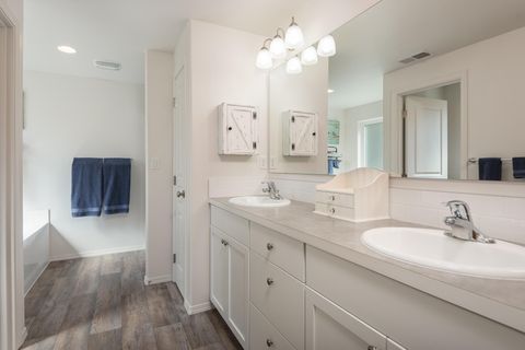 Tiny photo for 2955 NE Quiet Canyon Drive, Bend, OR 97701 (MLS # 220219243)