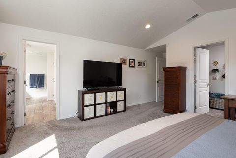 Tiny photo for 2955 NE Quiet Canyon Drive, Bend, OR 97701 (MLS # 220219243)