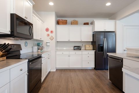 Tiny photo for 2955 NE Quiet Canyon Drive, Bend, OR 97701 (MLS # 220219243)