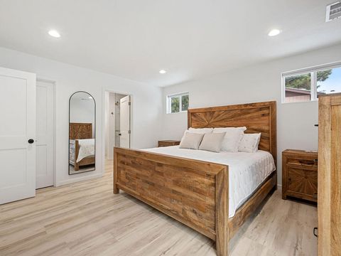 Tiny photo for 4756 Shasta Way, Klamath Falls, OR 97603 (MLS # 220215759)