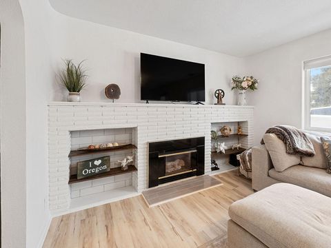 Tiny photo for 4756 Shasta Way, Klamath Falls, OR 97603 (MLS # 220215759)