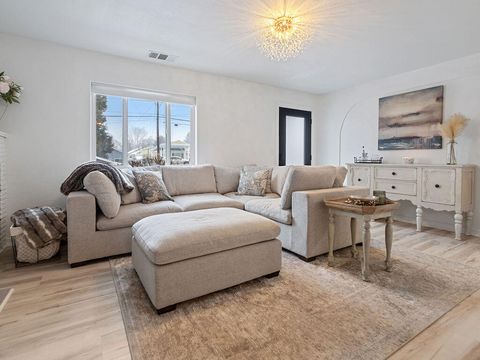 Tiny photo for 4756 Shasta Way, Klamath Falls, OR 97603 (MLS # 220215759)