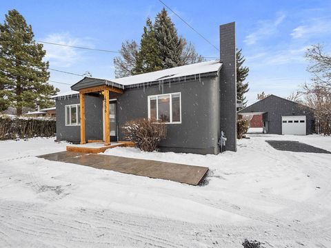 Photo of 4756 Shasta Way, Klamath Falls, OR 97603 (MLS # 220215759)