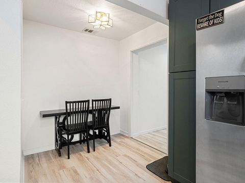 Tiny photo for 4756 Shasta Way, Klamath Falls, OR 97603 (MLS # 220215759)