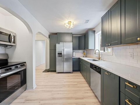 Tiny photo for 4756 Shasta Way, Klamath Falls, OR 97603 (MLS # 220215759)