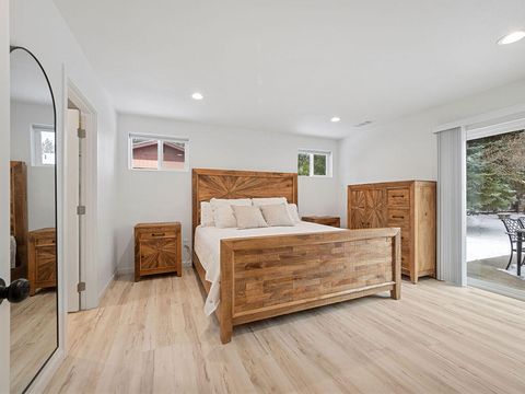 Tiny photo for 4756 Shasta Way, Klamath Falls, OR 97603 (MLS # 220215759)