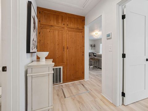 Tiny photo for 4756 Shasta Way, Klamath Falls, OR 97603 (MLS # 220215759)