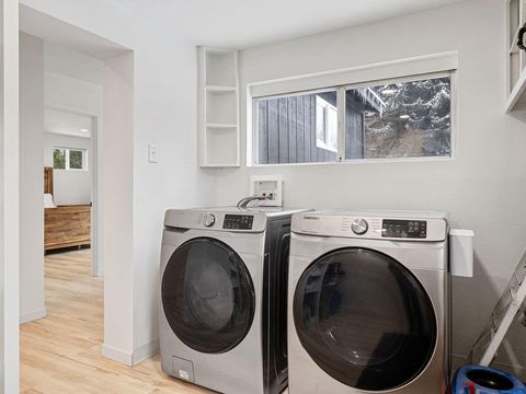 Tiny photo for 4756 Shasta Way, Klamath Falls, OR 97603 (MLS # 220215759)