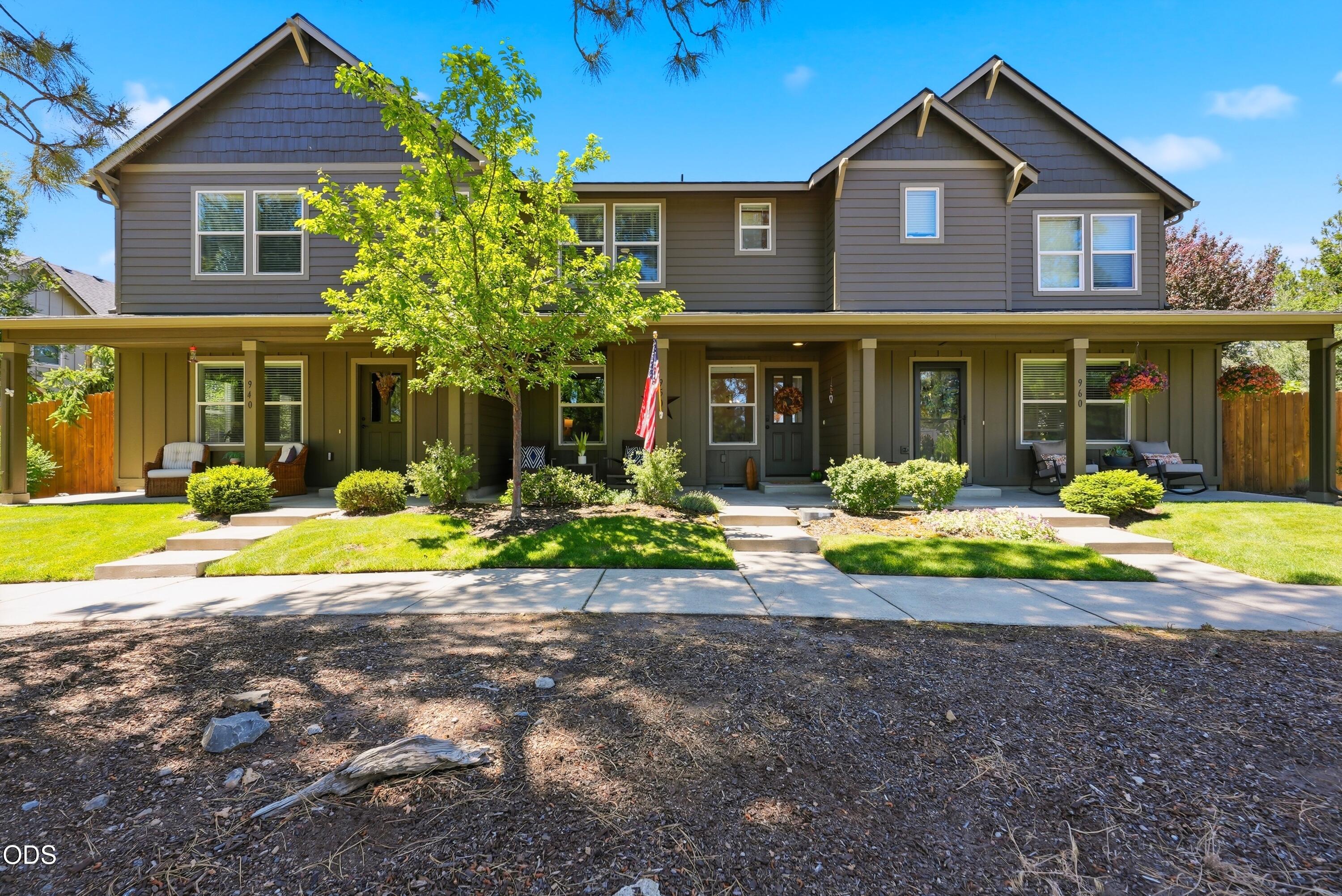950 N Hindeman Avenue