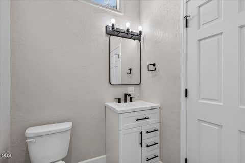 Tiny photo for 791 Oregon 238, Jacksonville, OR 97530 (MLS # 220227271)