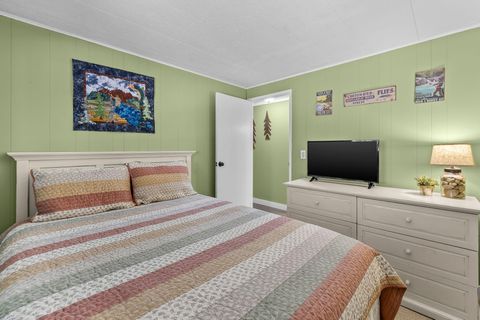 Tiny photo for 15003 E River Loop Drive E, Bend, OR 97707 (MLS # 220219653)