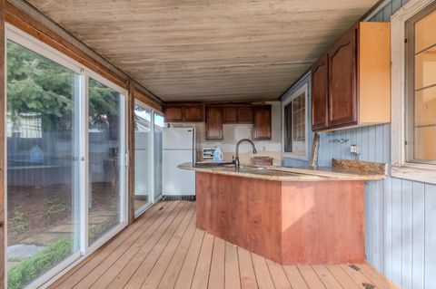 Tiny photo for 2717 Elliott Avenue, Medford, OR 97501 (MLS # 220213262)