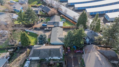 Tiny photo for 2717 Elliott Avenue, Medford, OR 97501 (MLS # 220213262)