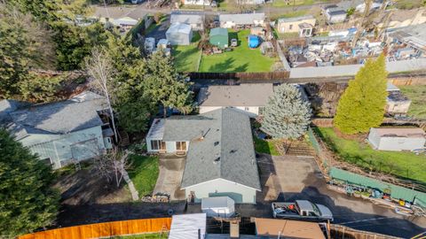 Tiny photo for 2717 Elliott Avenue, Medford, OR 97501 (MLS # 220213262)