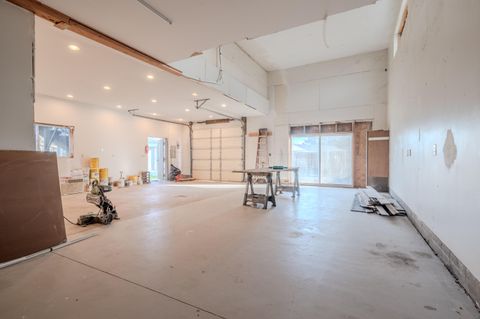 Tiny photo for 2717 Elliott Avenue, Medford, OR 97501 (MLS # 220213262)