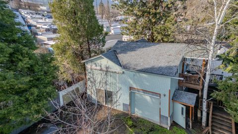 Tiny photo for 2717 Elliott Avenue, Medford, OR 97501 (MLS # 220213262)