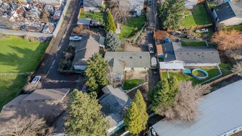 Tiny photo for 2717 Elliott Avenue, Medford, OR 97501 (MLS # 220213262)
