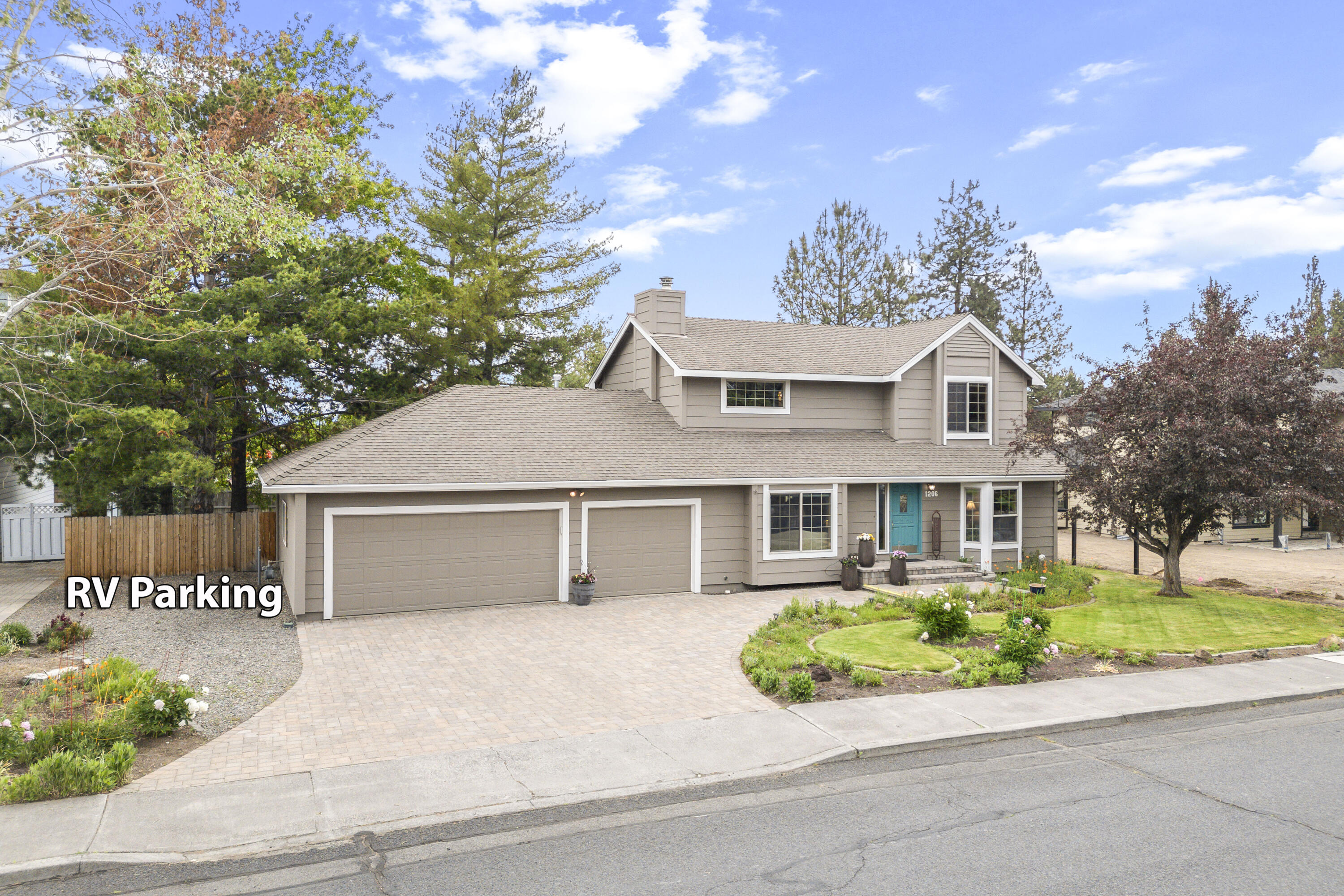 1206 NE Paula Drive