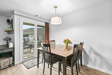 Tiny photo for 3712 Colver Road, Phoenix, OR 97535 (MLS # 220213325)