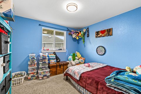 Tiny photo for 3712 Colver Road, Phoenix, OR 97535 (MLS # 220213325)