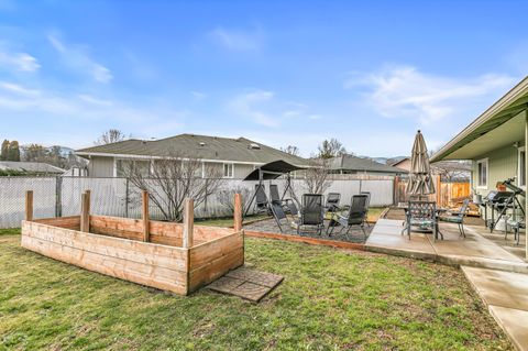 Tiny photo for 3712 Colver Road, Phoenix, OR 97535 (MLS # 220213325)