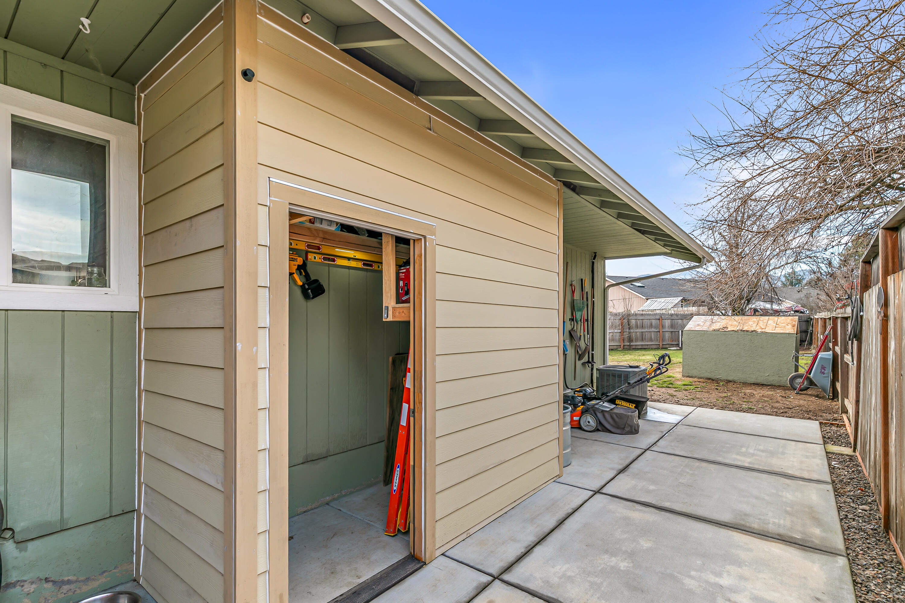 April Addition To The City Of Phoenix - Residential