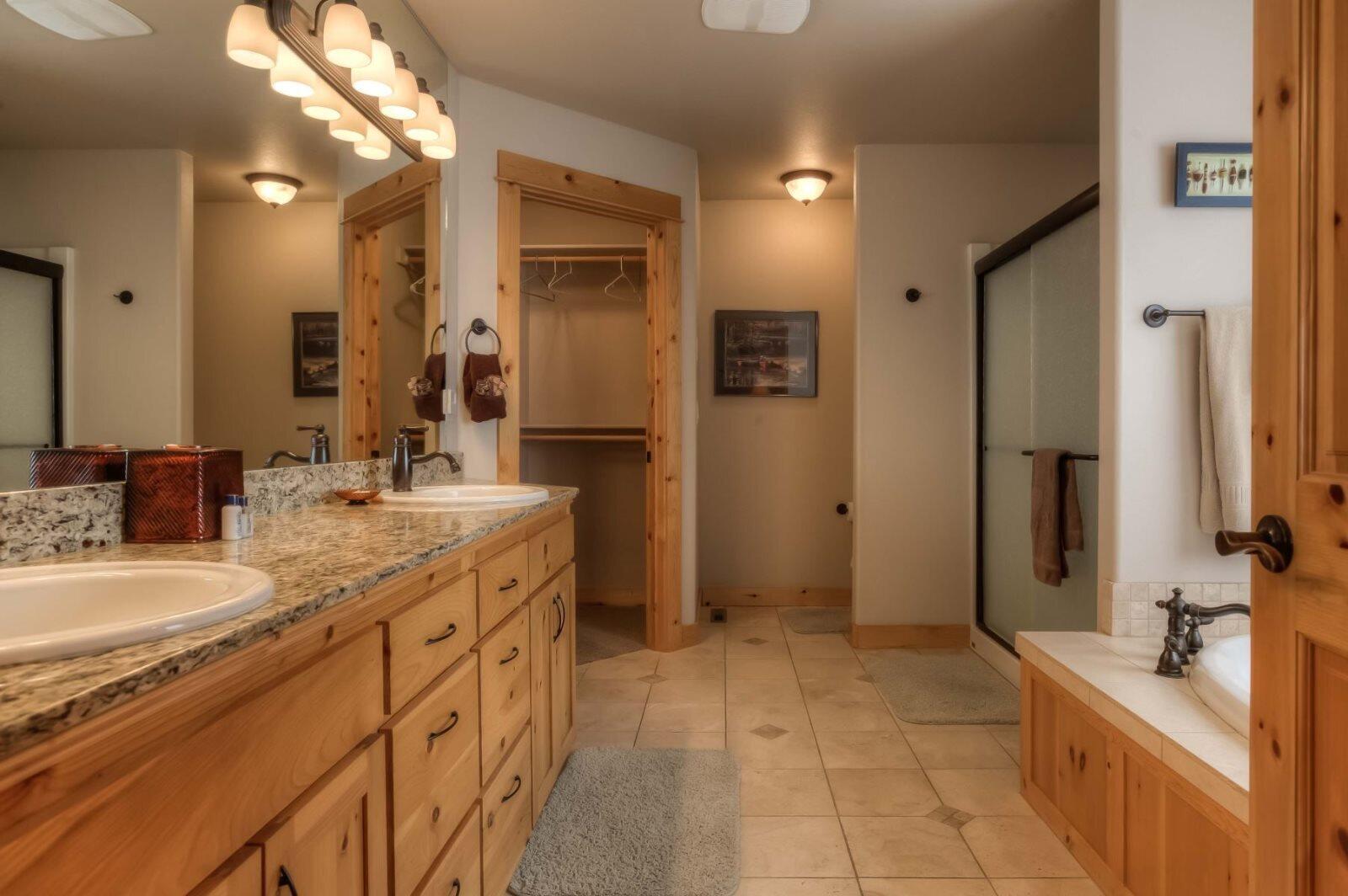 Fairway Crest Village - Residential