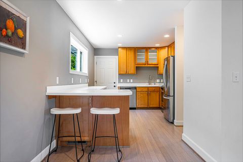 Tiny photo for 923 Bellview Avenue #1, Ashland, OR 97520 (MLS # 220219469)