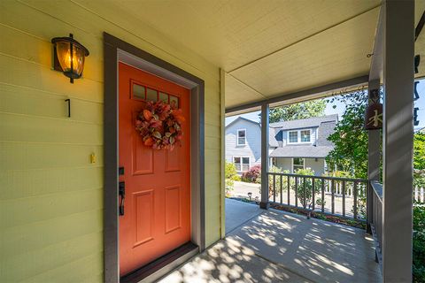 Tiny photo for 923 Bellview Avenue #1, Ashland, OR 97520 (MLS # 220219469)