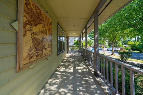 Tiny photo for 923 Bellview Avenue #1, Ashland, OR 97520 (MLS # 220219469)