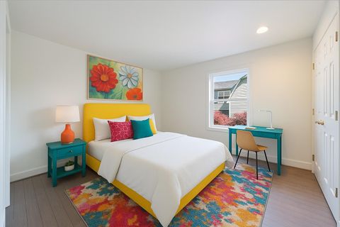 Tiny photo for 923 Bellview Avenue #1, Ashland, OR 97520 (MLS # 220219469)