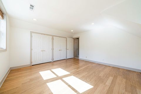Tiny photo for 923 Bellview Avenue #1, Ashland, OR 97520 (MLS # 220219469)