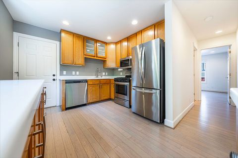 Tiny photo for 923 Bellview Avenue #1, Ashland, OR 97520 (MLS # 220219469)