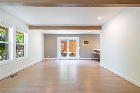 Tiny photo for 923 Bellview Avenue #1, Ashland, OR 97520 (MLS # 220219469)