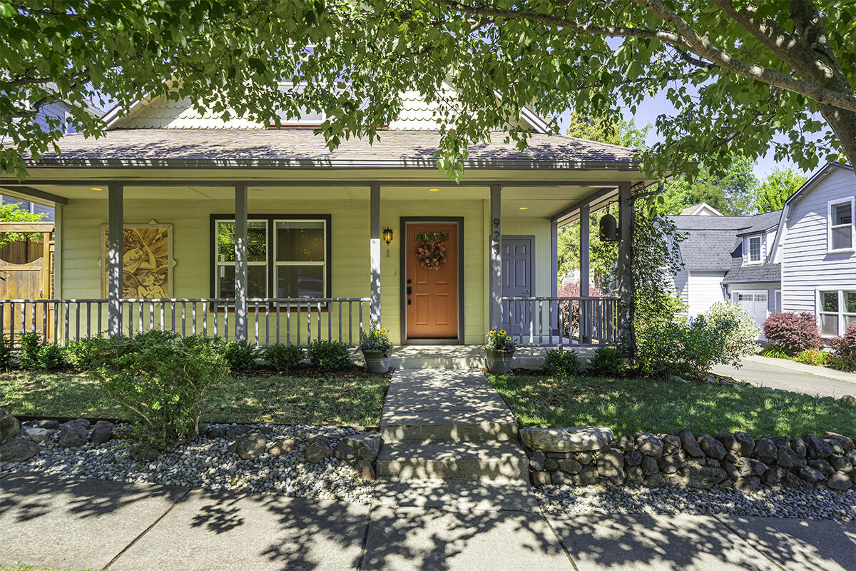 923 Bellview Avenue 1