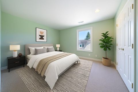 Tiny photo for 923 Bellview Avenue #1, Ashland, OR 97520 (MLS # 220219469)