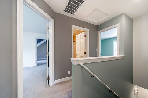 Tiny photo for 923 Bellview Avenue #1, Ashland, OR 97520 (MLS # 220219469)