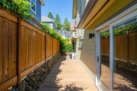 Tiny photo for 923 Bellview Avenue #1, Ashland, OR 97520 (MLS # 220219469)