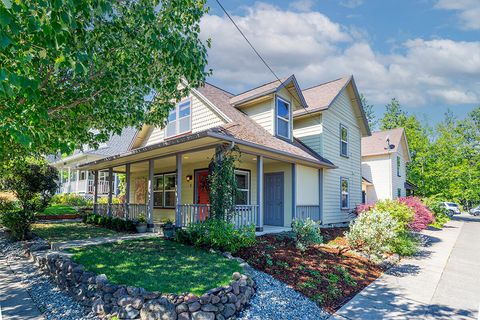 Tiny photo for 923 Bellview Avenue #1, Ashland, OR 97520 (MLS # 220219469)