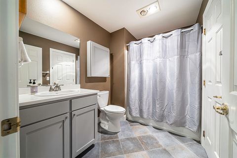 Tiny photo for 923 Bellview Avenue #1, Ashland, OR 97520 (MLS # 220219469)