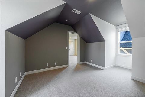 Tiny photo for 923 Bellview Avenue #1, Ashland, OR 97520 (MLS # 220219469)